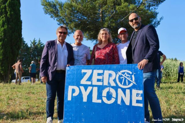 Elu(es) de Saint-Martin-de-Crau • Robert Isnard, Patrice Invernon, Isabelle Charnoz, André Meiffre, Julien Besançon • Jean-Luc Moya • 2 Degrés Communication.jpg