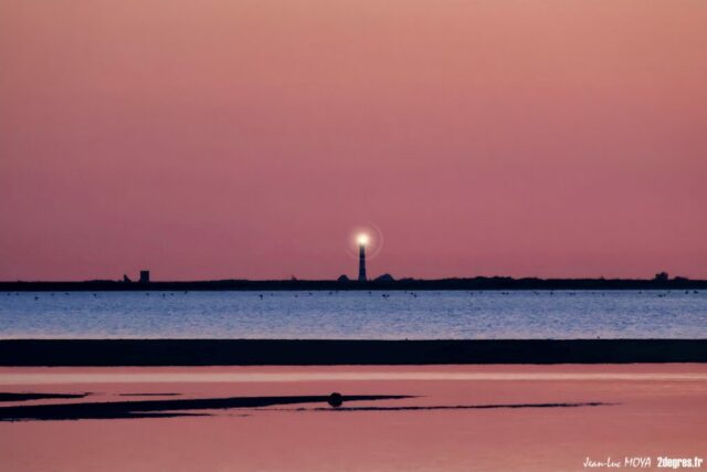 Coucher de soleil Salin Phare Faraman 2 ©J-Luc Moya 2 degrés